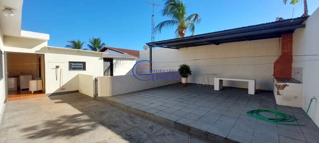 Casa em Jales, no bairro Centro