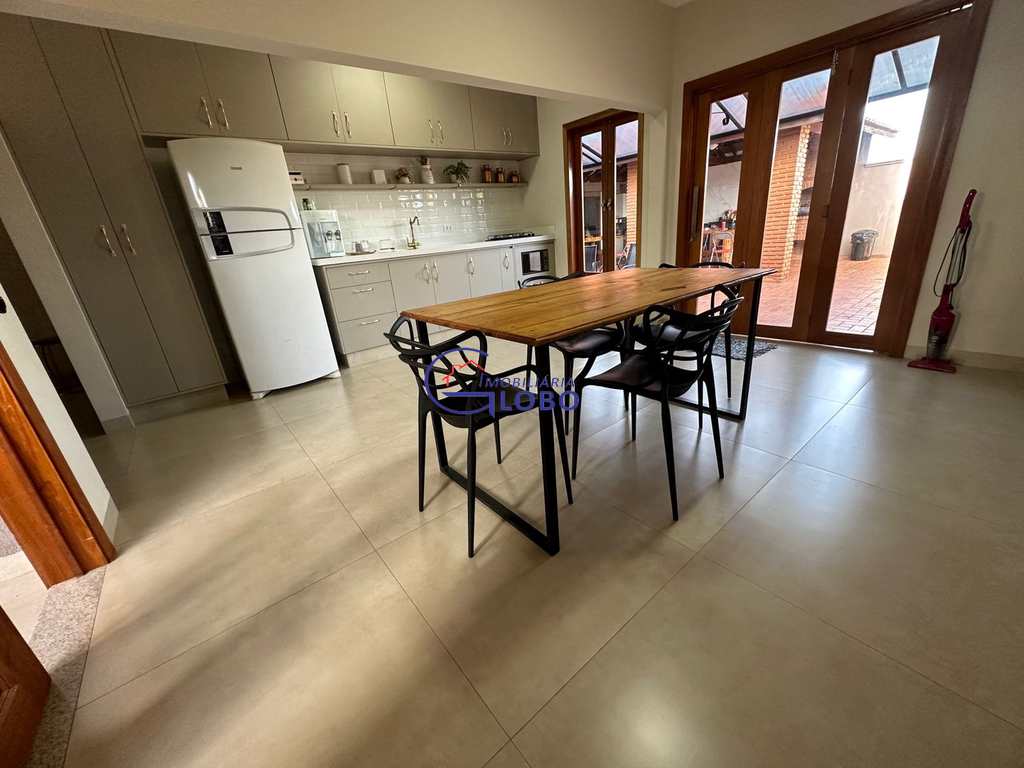 Casa em Jales, no bairro Jardim São Francisco de Assis