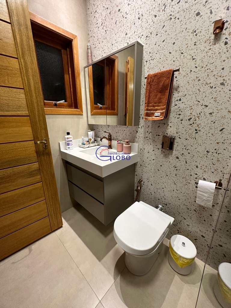 Casa em Jales, no bairro Jardim São Francisco de Assis