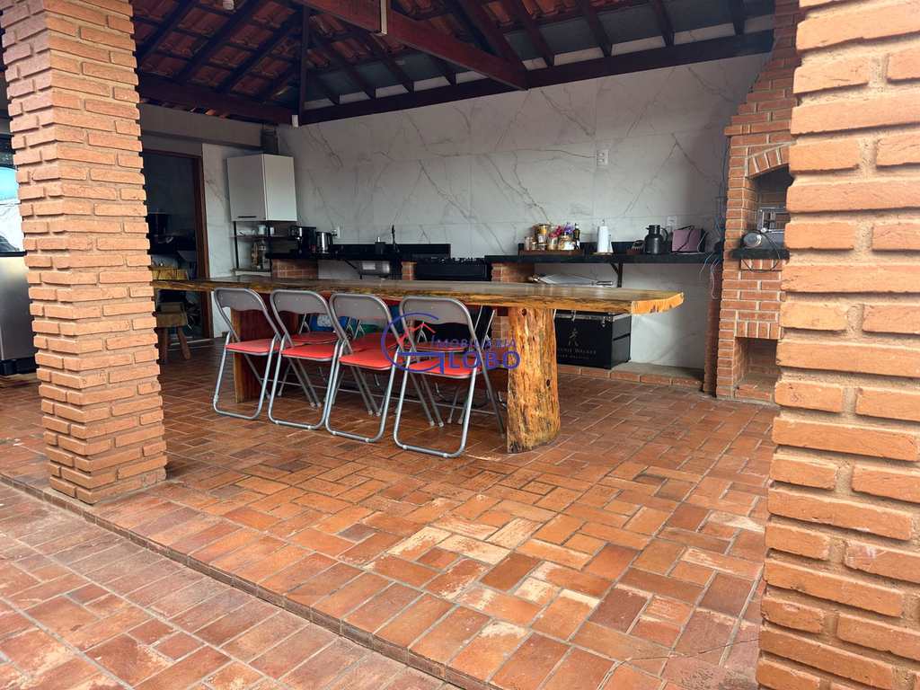 Casa em Jales, no bairro Jardim São Francisco de Assis