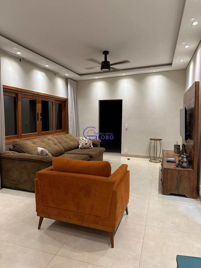 Casa em Jales, no bairro Jardim São Francisco de Assis