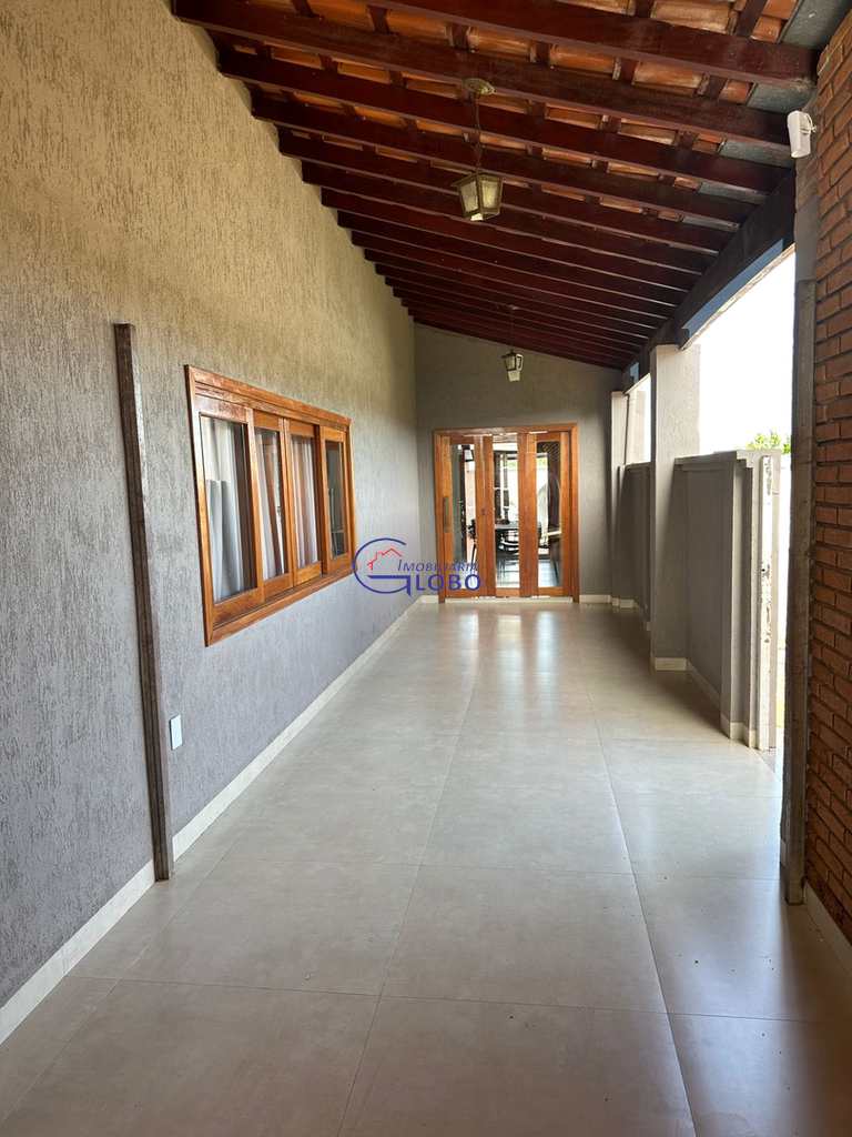 Casa em Jales, no bairro Jardim São Francisco de Assis