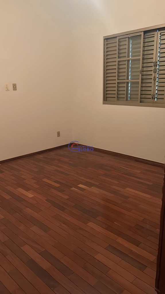 Casa em Jales, no bairro Vila Pinheiro