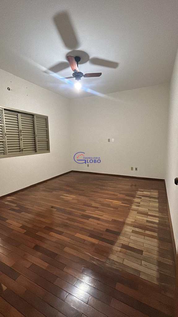 Casa em Jales, no bairro Vila Pinheiro