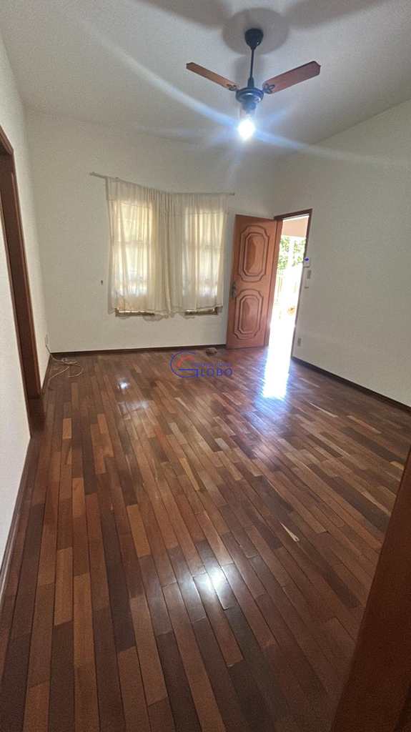 Casa em Jales, no bairro Vila Pinheiro