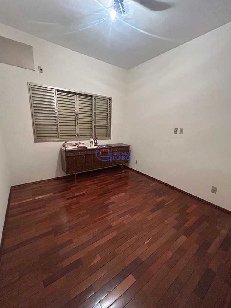 Casa em Jales, no bairro Vila Pinheiro