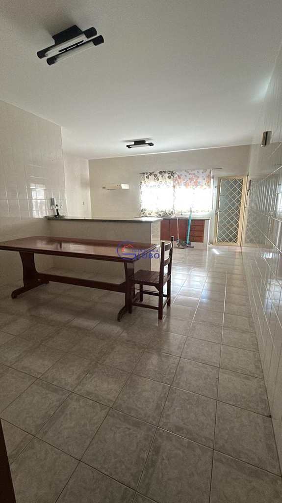 Casa em Jales, no bairro Vila Pinheiro