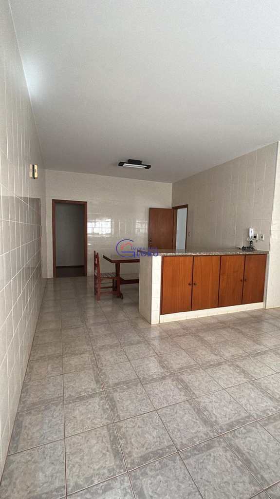 Casa em Jales, no bairro Vila Pinheiro