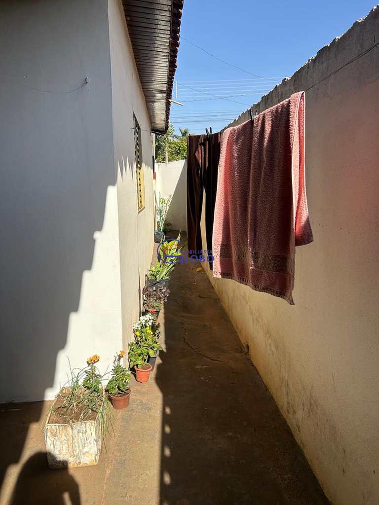 Casa em Jales, no bairro Jardim São Jorge