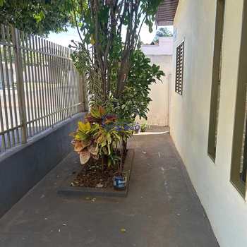 Casa em Jales, bairro Jardim São Jorge