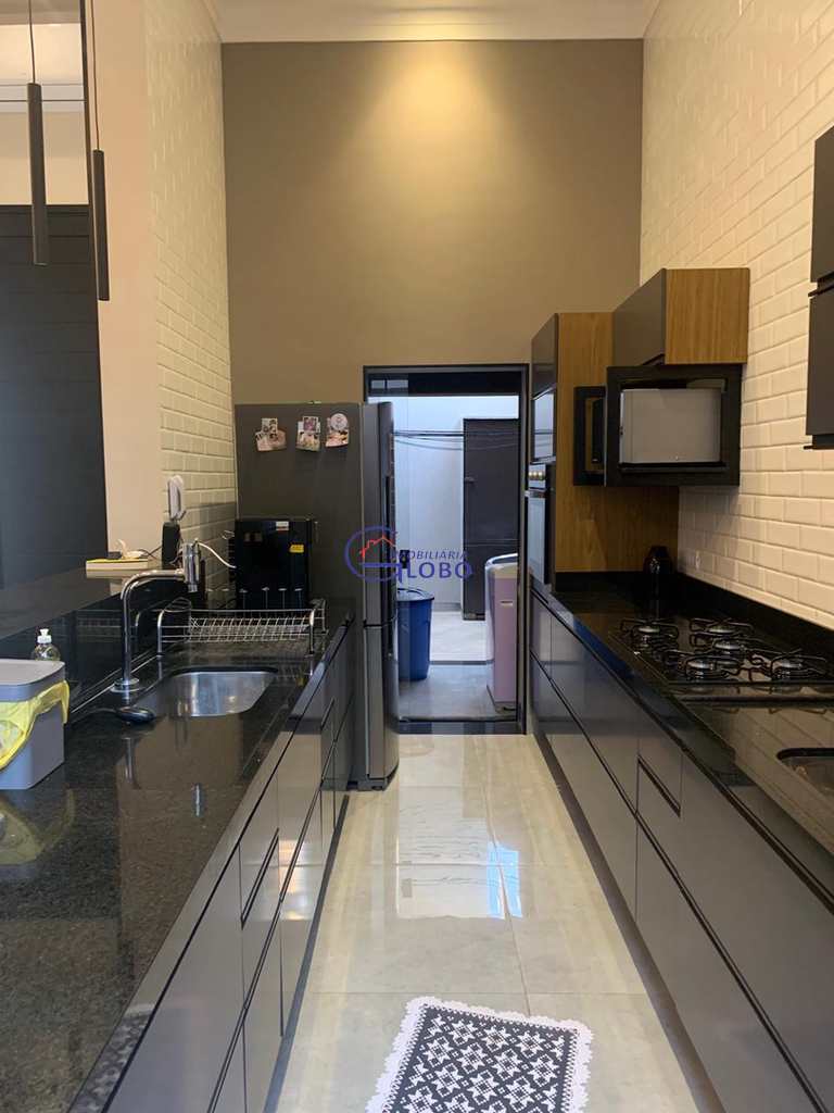 Casa em Jales, no bairro Residencial Vila Mariana