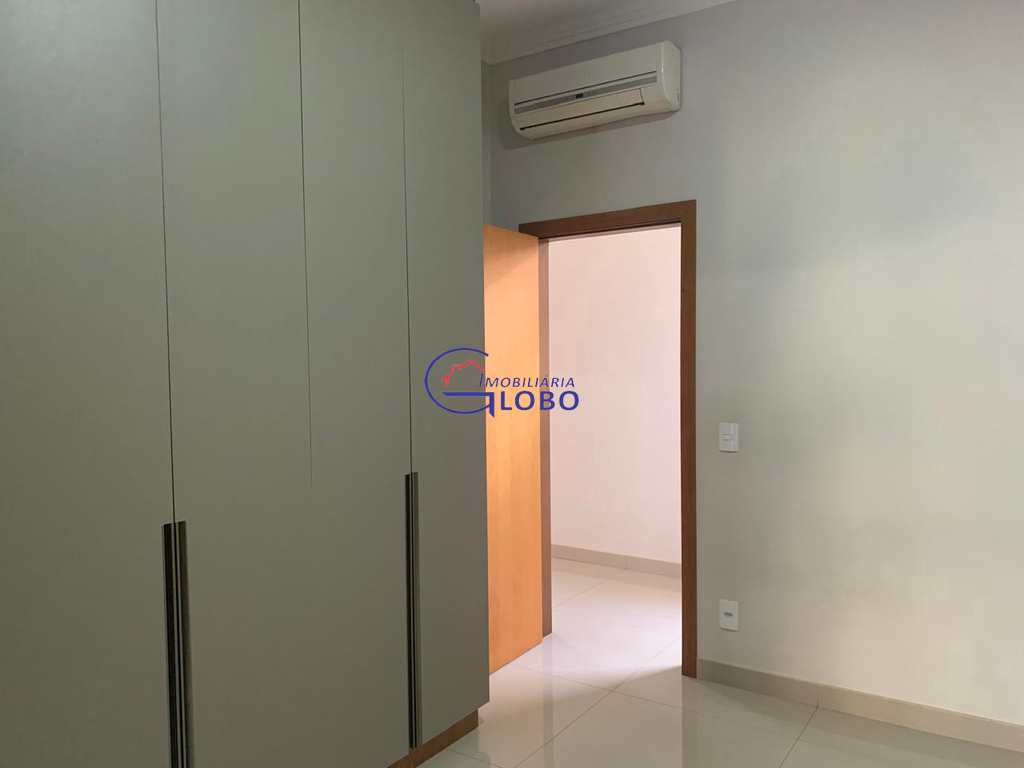 Casa em Jales, no bairro Jardim Samambaia