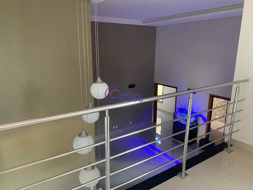 Casa em Jales, no bairro Jardim Samambaia