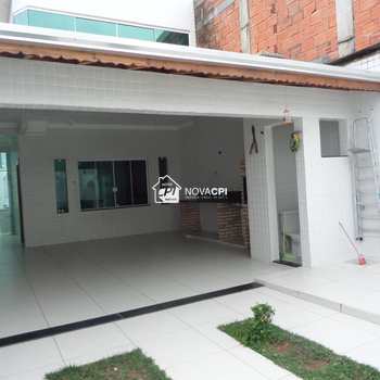Sobrado em Praia Grande, bairro Tupiry
