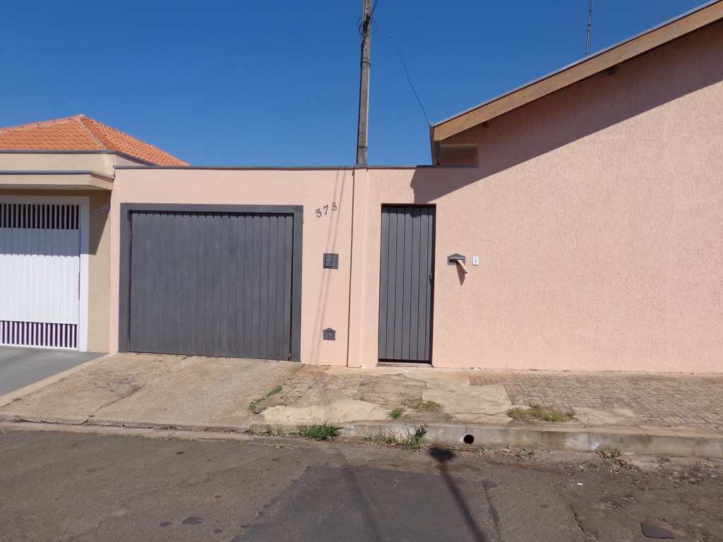 Casa em Agudos, no bairro Centro