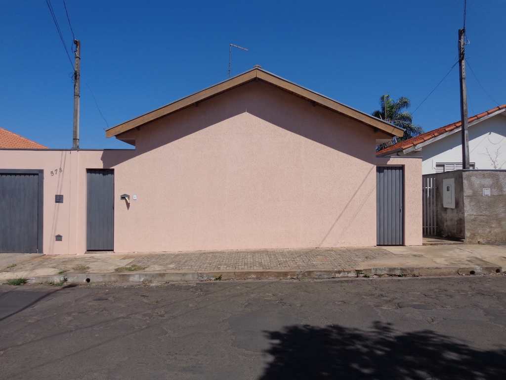Casa em Agudos, no bairro Centro