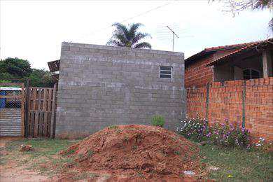 Casa em Agudos, no bairro Jardim Santa Cândida