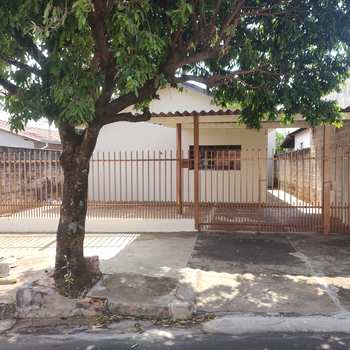Casa em Agudos, bairro Jardim Santa Angelina