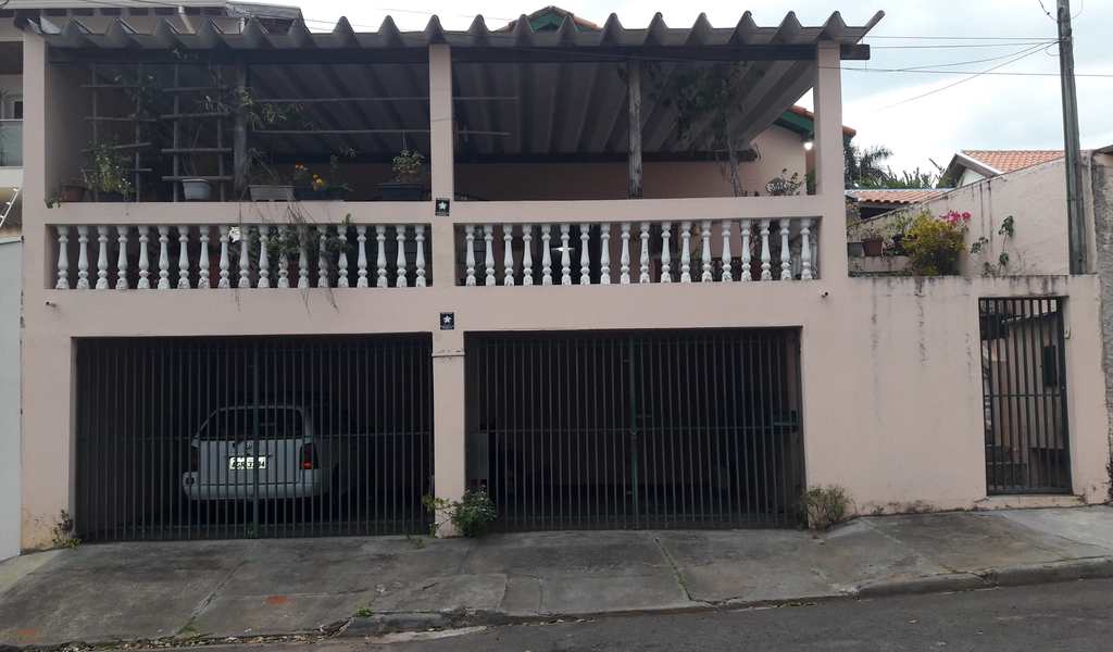 Casa em Agudos, bairro Centro