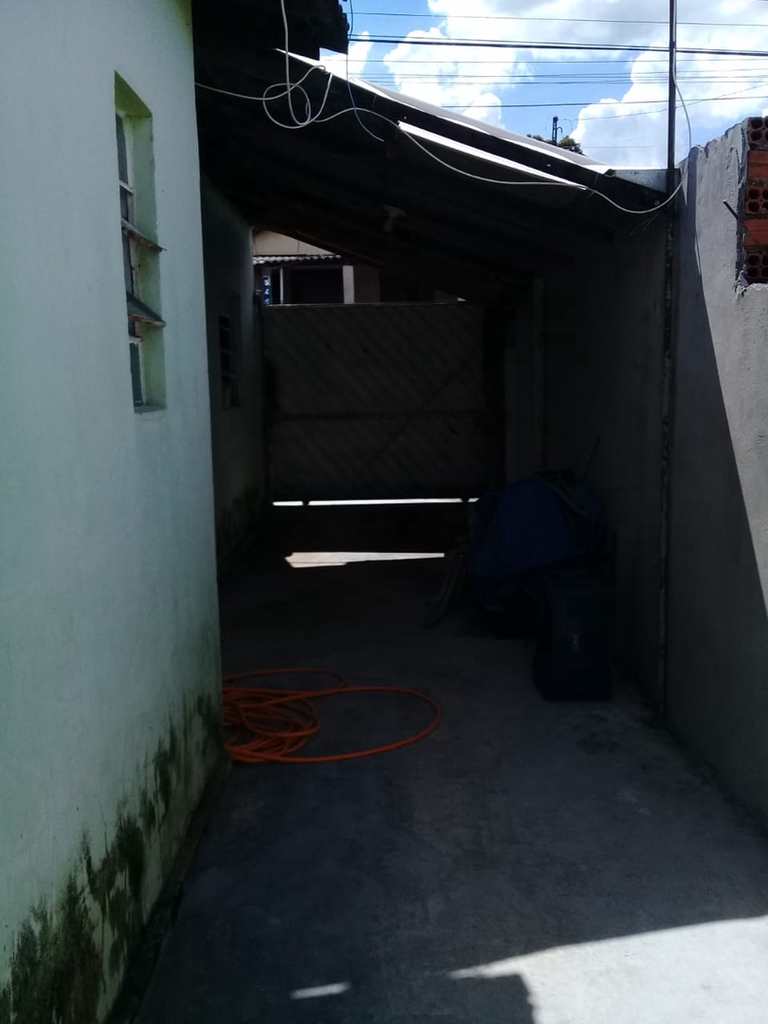 Casa em Agudos, no bairro Professor Simões