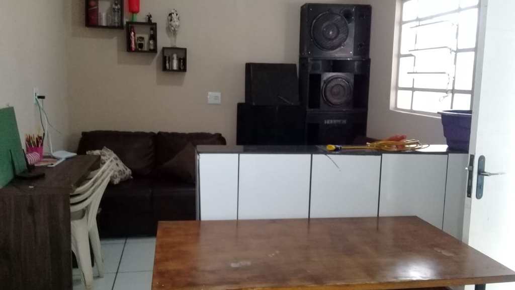 Casa em Agudos, no bairro Professor Simões