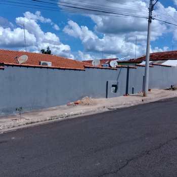 Casa em Agudos, bairro Professor Simões