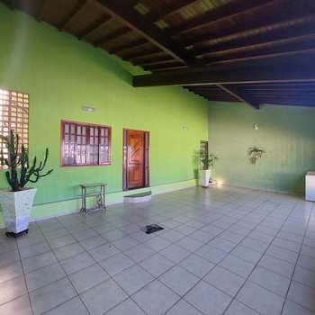 Casa em Agudos, bairro Professor Simões