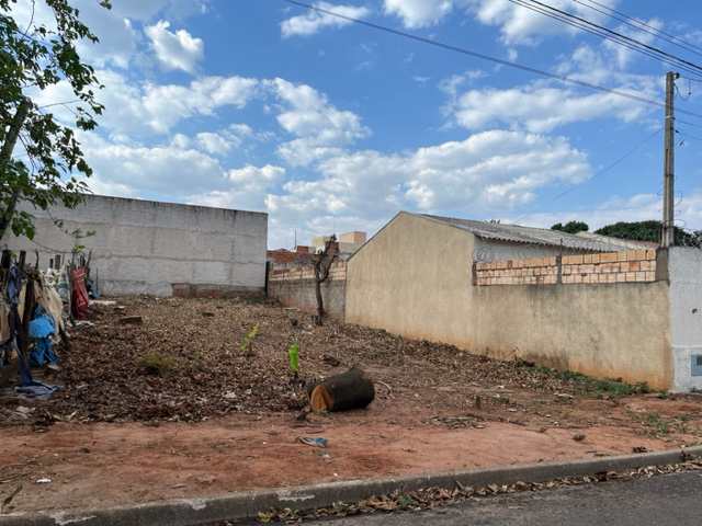 Terreno em Agudos, no bairro Parque Pampulha