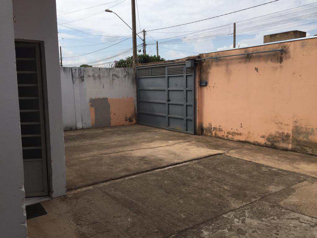 Casa em Agudos, no bairro Jardim Danúbio