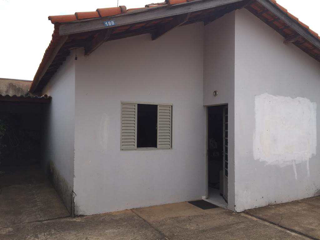 Casa em Agudos, no bairro Jardim Danúbio