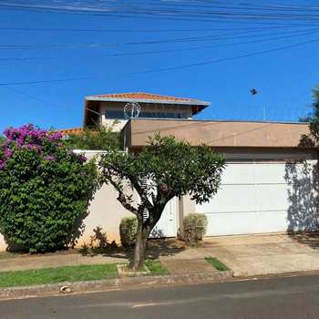 Casa em Agudos, bairro Jardim Canaã