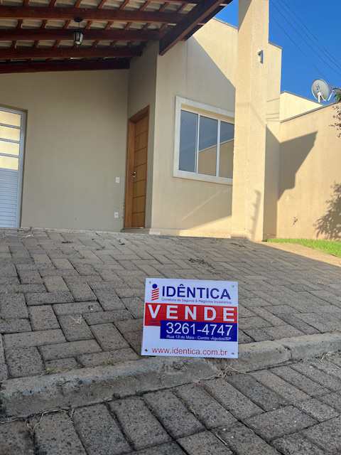 Casa em Agudos, no bairro Jardim Santa Cândida