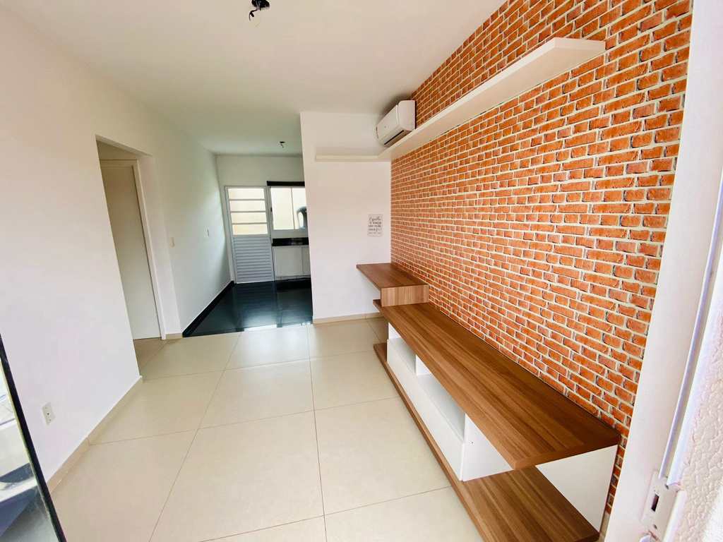 Casa em Agudos, no bairro Vale dos Pinheiros