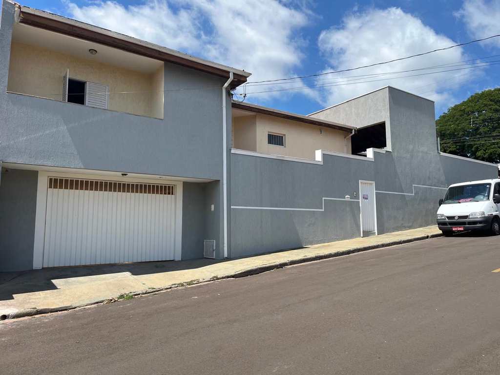 Casa em Agudos, no bairro Centro
