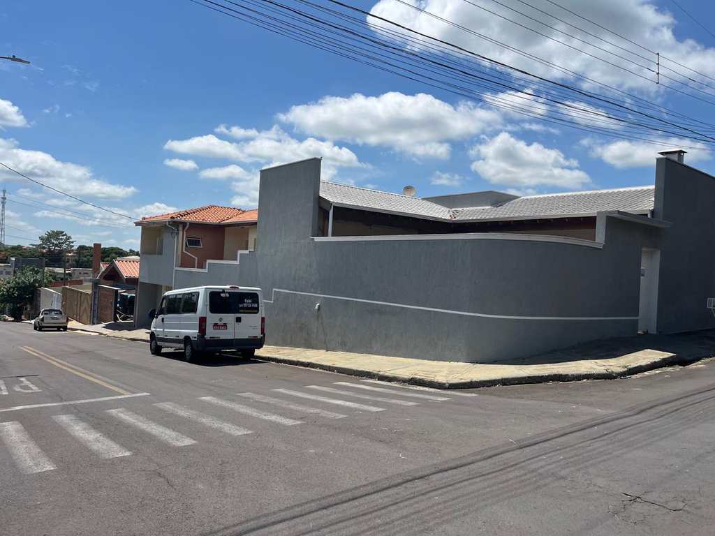 Casa em Agudos, no bairro Centro