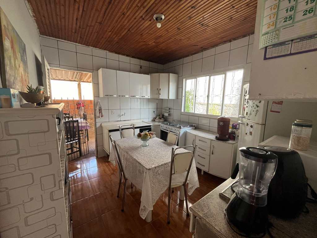 Casa em Agudos, no bairro Jardim Santa Angelina