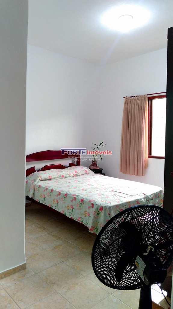 Casa em Praia Grande, no bairro Tupi