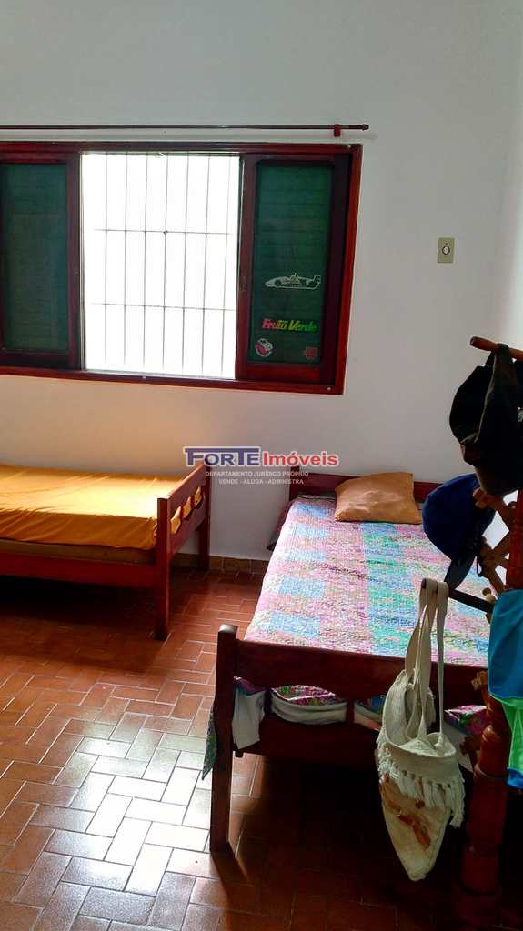 Casa em Praia Grande, no bairro Tupi