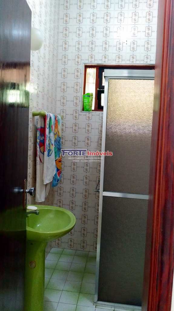 Casa em Praia Grande, no bairro Tupi