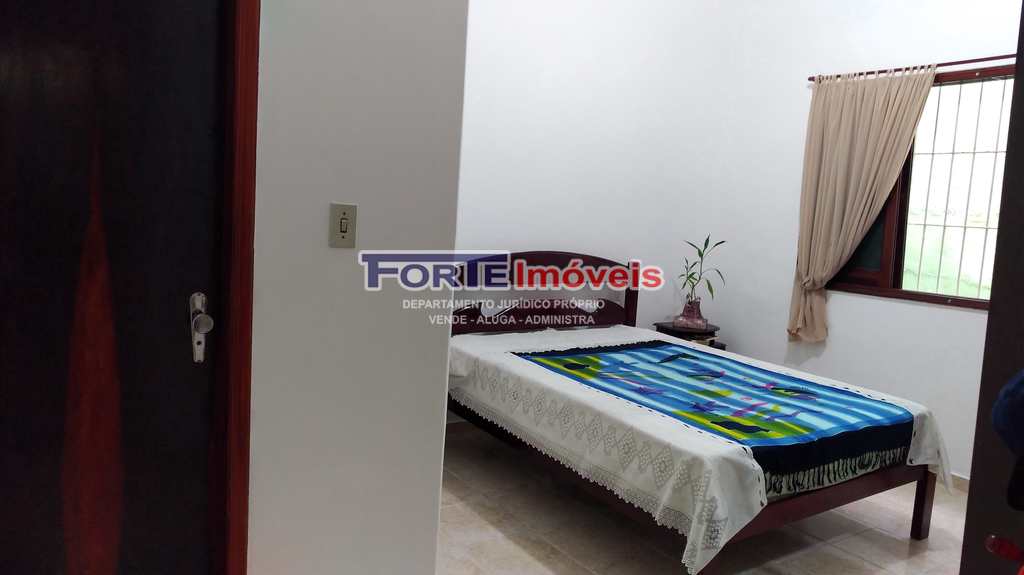 Casa em Praia Grande, no bairro Tupi