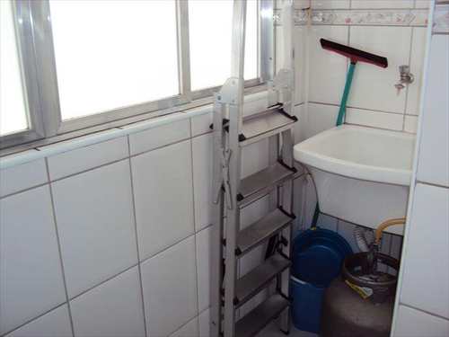 Apartamento, código 10084900 em São Vicente, bairro Vila Valença