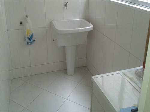 Apartamento, código 10084400 em São Vicente, bairro Vila Valença