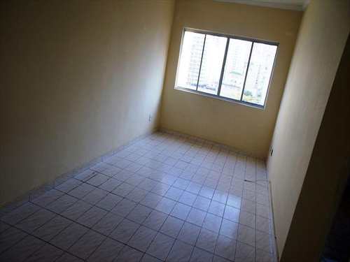 Apartamento, código 10061000 em São Vicente, bairro Itararé