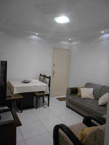 Apartamento, código 10033500 em São Vicente, bairro Vila Jockei Clube