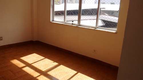 Apartamento, código 1001591421 em São Vicente, bairro Vila Valença