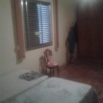Sobrado em São Vicente, bairro Vila Valença
