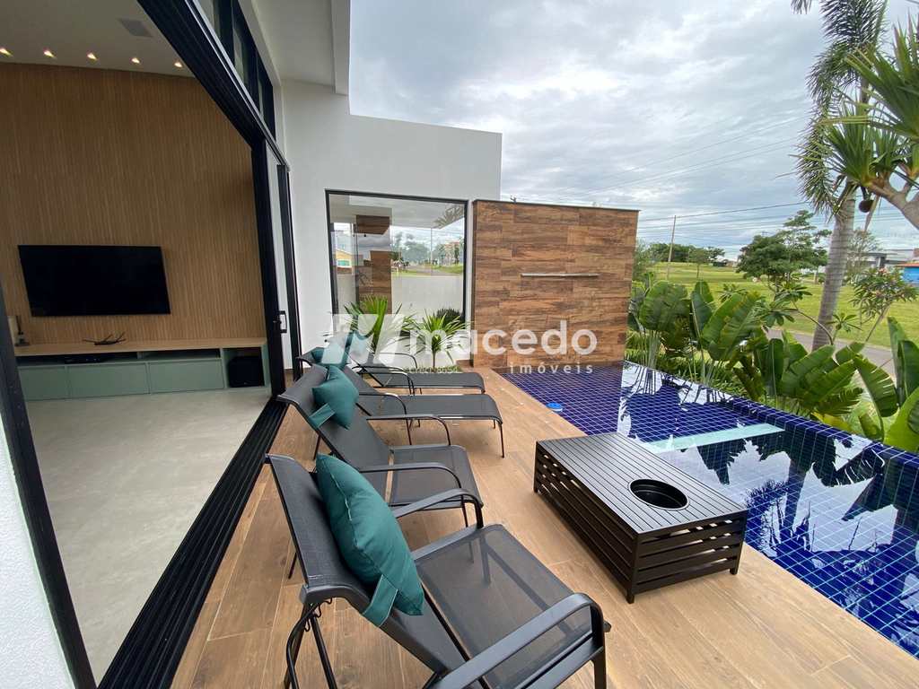 Casa de Condomínio em Pardinho, no bairro Centro