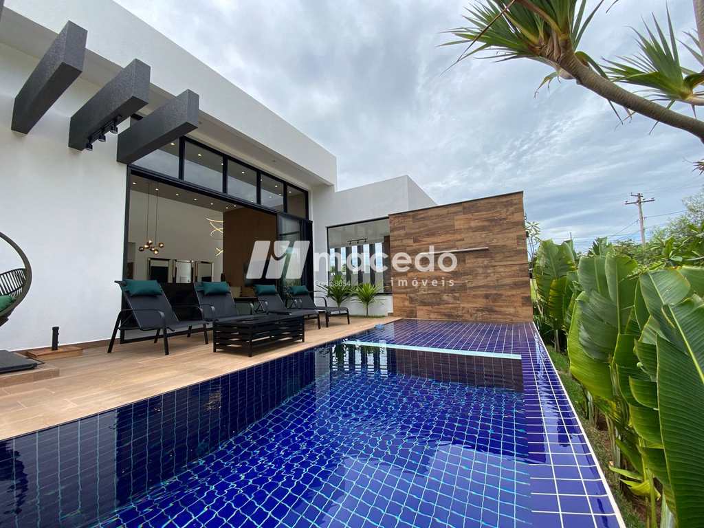 Casa de Condomínio em Pardinho, no bairro Centro
