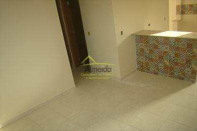 Casa em São Vicente, no bairro Vila Mateo Bei