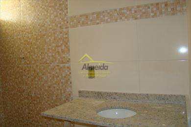 Casa em São Vicente, no bairro Vila Mateo Bei